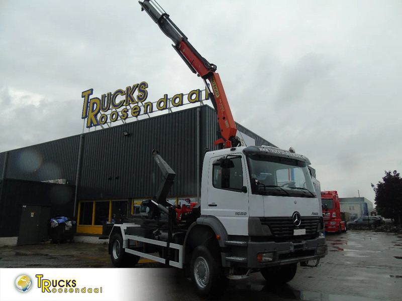Mercedes-Benz Atego 1928 + 4x4 + PALFINGER PK11.500 + pallift + MANUAL + SPRING - Kraanwagen: afbeelding 1 Mercedes-Benz Atego 1928 + 4x4 + PALFINGER PK11.500 + pallift + MANUAL + SPRING - Kraanwagen: afbeelding 1