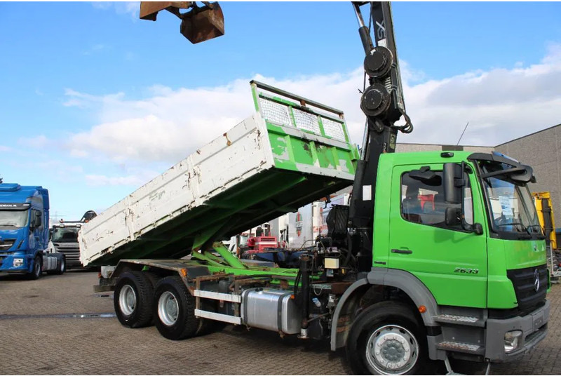 Mercedes-Benz Axor 2633 + TIPPER + HIAB 144 + REMOTE + MANUAL - Kraanwagen: afbeelding 2 Mercedes-Benz Axor 2633 + TIPPER + HIAB 144 + REMOTE + MANUAL - Kraanwagen: afbeelding 2