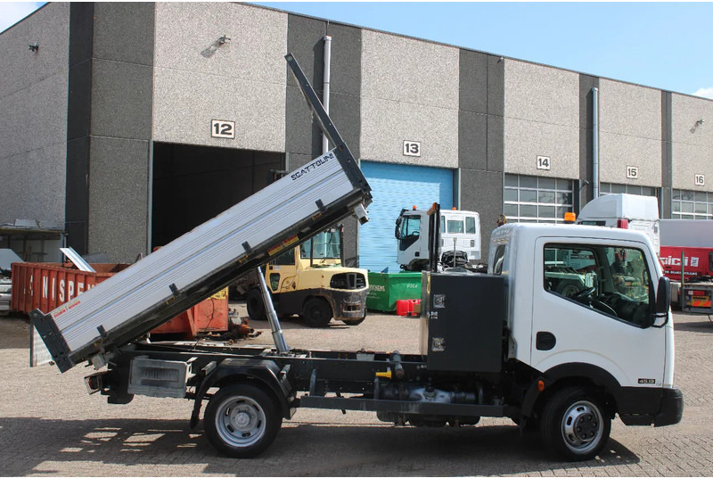 Nissan 45.13 + EURO 4 + C patent + tipper + MANUAL - Kipper vrachtwagen: afbeelding 4 Nissan 45.13 + EURO 4 + C patent + tipper + MANUAL - Kipper vrachtwagen: afbeelding 4
