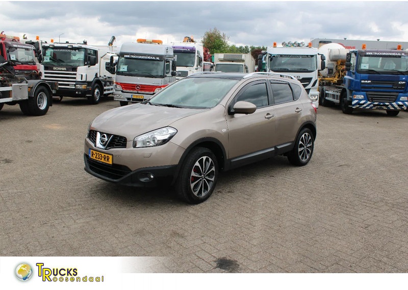 Nissan QASHQAI 2.0 AUTOMATIC / CAMERA - SUV: afbeelding 1 Nissan QASHQAI 2.0 AUTOMATIC / CAMERA - SUV: afbeelding 1