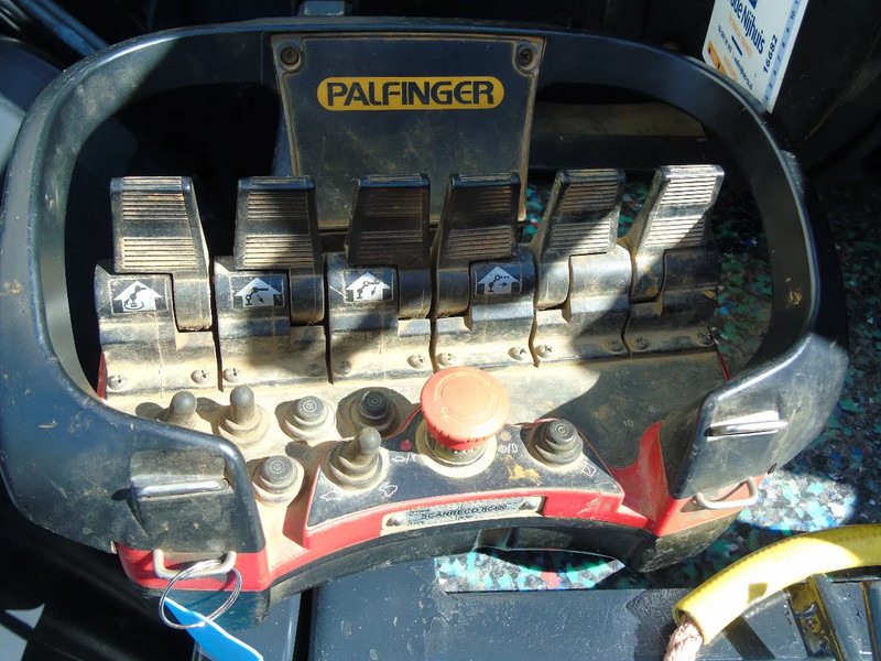 Scania P 380 + PALFINGER PK18.500 5x EXTENTION + 6X2 + STEERING AXLE + REMOTE - Kraanwagen: afbeelding 5 Scania P 380 + PALFINGER PK18.500 5x EXTENTION + 6X2 + STEERING AXLE + REMOTE - Kraanwagen: afbeelding 5