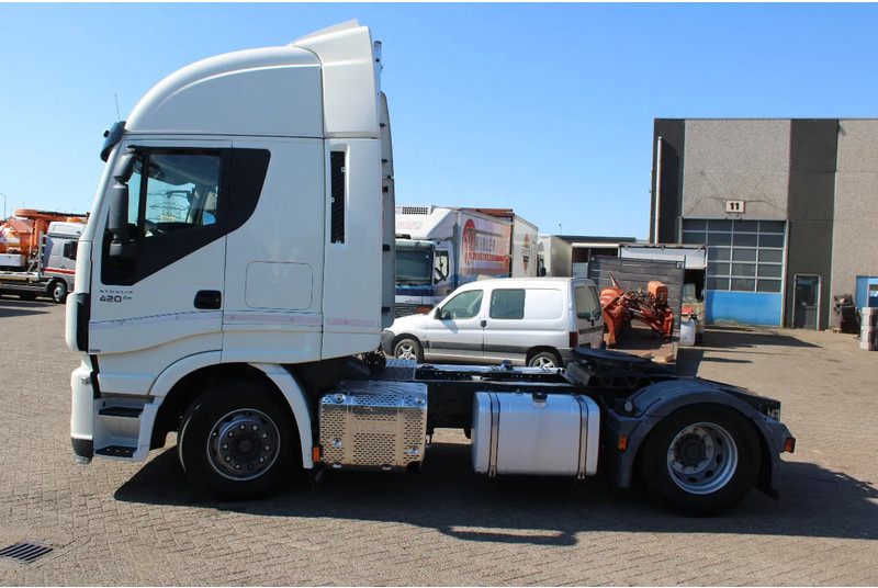 Iveco Stralis 420 + EURO 6 - Trekker: afbeelding 2 Iveco Stralis 420 + EURO 6 - Trekker: afbeelding 2