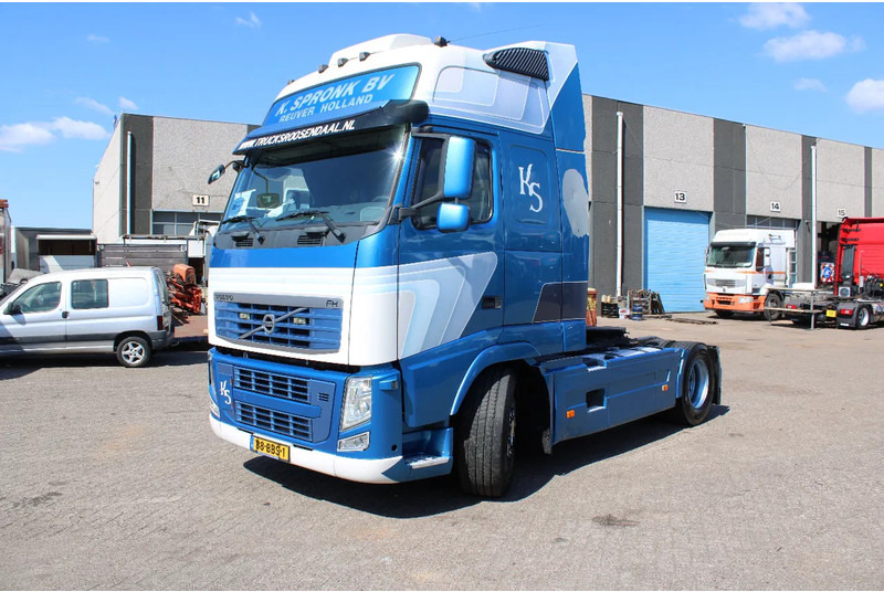 Volvo FH 460 XL cabine + euro 5 + spoiler - Trekker: afbeelding 3 Volvo FH 460 XL cabine + euro 5 + spoiler - Trekker: afbeelding 3