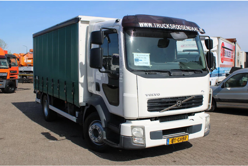 Volvo FL 12 .240 + LIFT + MANUAL - Schuifzeilen vrachtwagen: afbeelding 2 Volvo FL 12 .240 + LIFT + MANUAL - Schuifzeilen vrachtwagen: afbeelding 2