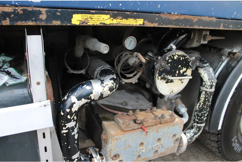 Volvo FM 12.340 + ADR + stokota 14.000L + manual - Vacuümwagen: afbeelding 5 Volvo FM 12.340 + ADR + stokota 14.000L + manual - Vacuümwagen: afbeelding 5