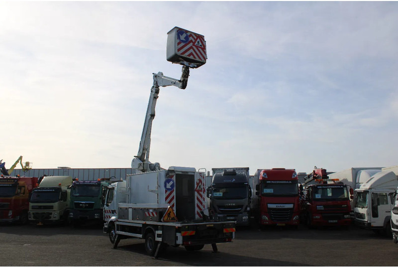 Renault Midlum 220 + manual + 16 meter - Vrachtwagen: afbeelding 3 Renault Midlum 220 + manual + 16 meter - Vrachtwagen: afbeelding 3