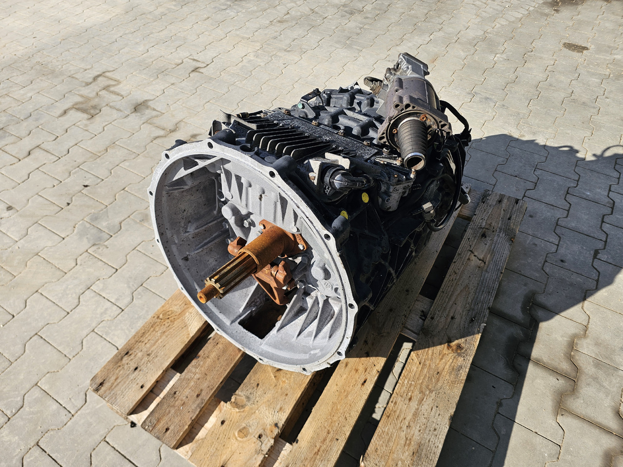 MAN TGX TGS / ZF ASTRONIC 12AS2130TD / COMPLETE - Versnellingsbak: afbeelding 5 MAN TGX TGS / ZF ASTRONIC 12AS2130TD / COMPLETE - Versnellingsbak: afbeelding 5