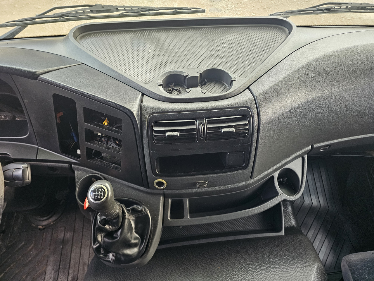 MERCEDES-BENZ ATEGO MP4 EURO 6 / DASHBOARD - RHD to LHD SWITCH SET - Instrumentenpaneel: afbeelding 4 MERCEDES-BENZ ATEGO MP4 EURO 6 / DASHBOARD - RHD to LHD SWITCH SET - Instrumentenpaneel: afbeelding 4