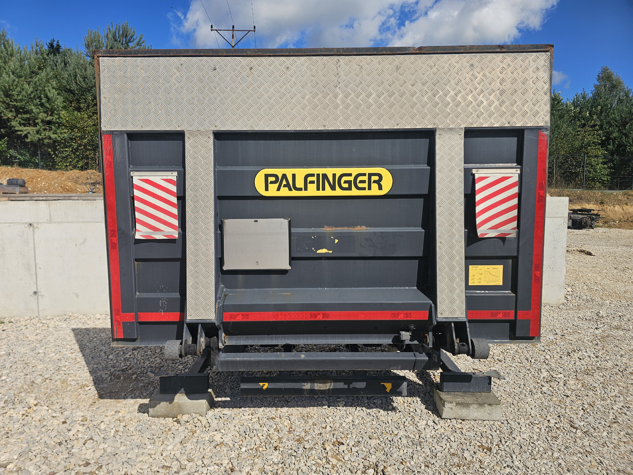PALFINGER MBB C 2000 L / 2020 / 2000KG - Laadklep: afbeelding 1 PALFINGER MBB C 2000 L / 2020 / 2000KG - Laadklep: afbeelding 1
