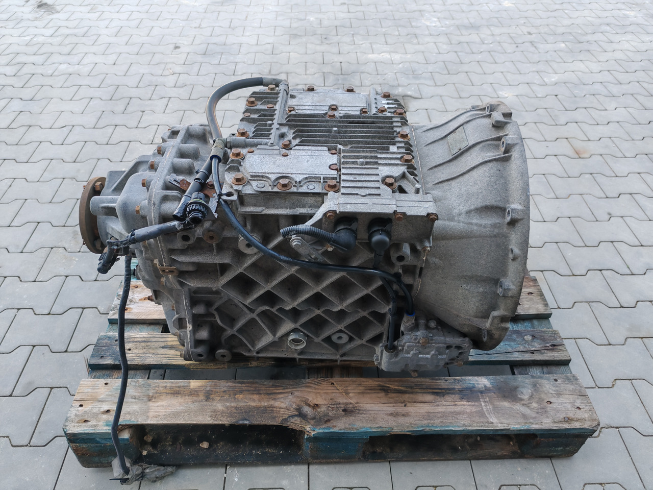 RENAULT VOLVO / AT2412D I-SHIFT / COMPLETE GEARBOX - Versnellingsbak: afbeelding 4 RENAULT VOLVO / AT2412D I-SHIFT / COMPLETE GEARBOX - Versnellingsbak: afbeelding 4
