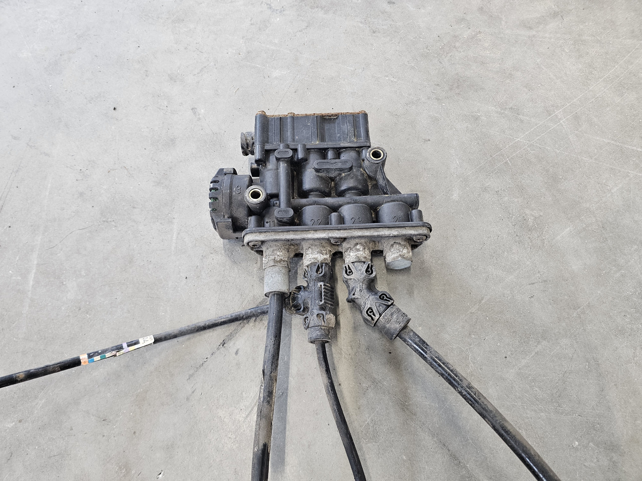 VOLVO FH FM EURO 6 / ECAS SUNSPENSION VALVE / K015292 21083657 - Remventiel: afbeelding 4 VOLVO FH FM EURO 6 / ECAS SUNSPENSION VALVE / K015292 21083657 - Remventiel: afbeelding 4