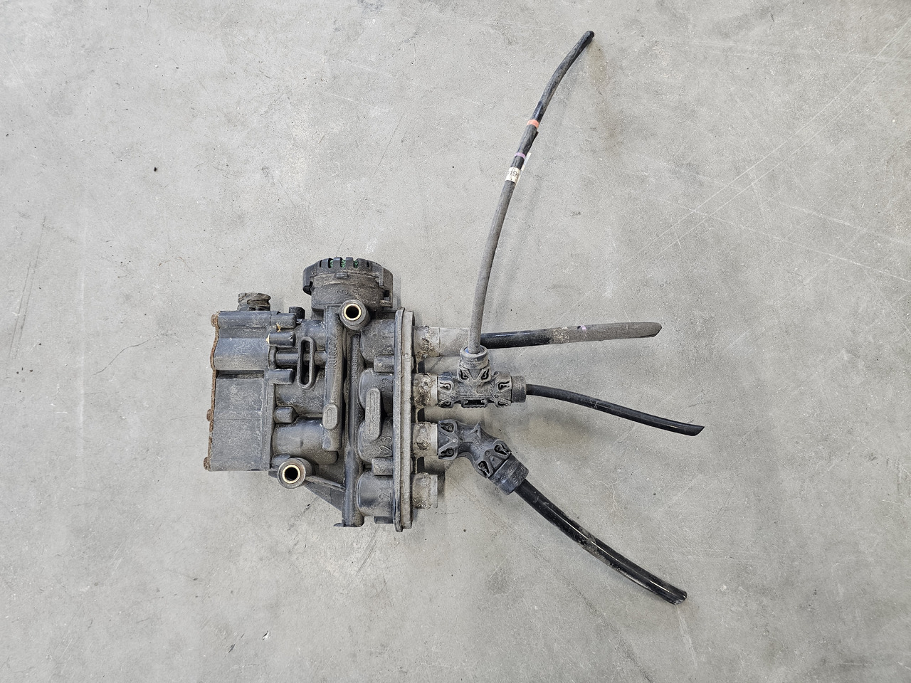 VOLVO FH FM EURO 6 / ECAS SUNSPENSION VALVE / K015292 21083657 - Remventiel: afbeelding 2 VOLVO FH FM EURO 6 / ECAS SUNSPENSION VALVE / K015292 21083657 - Remventiel: afbeelding 2