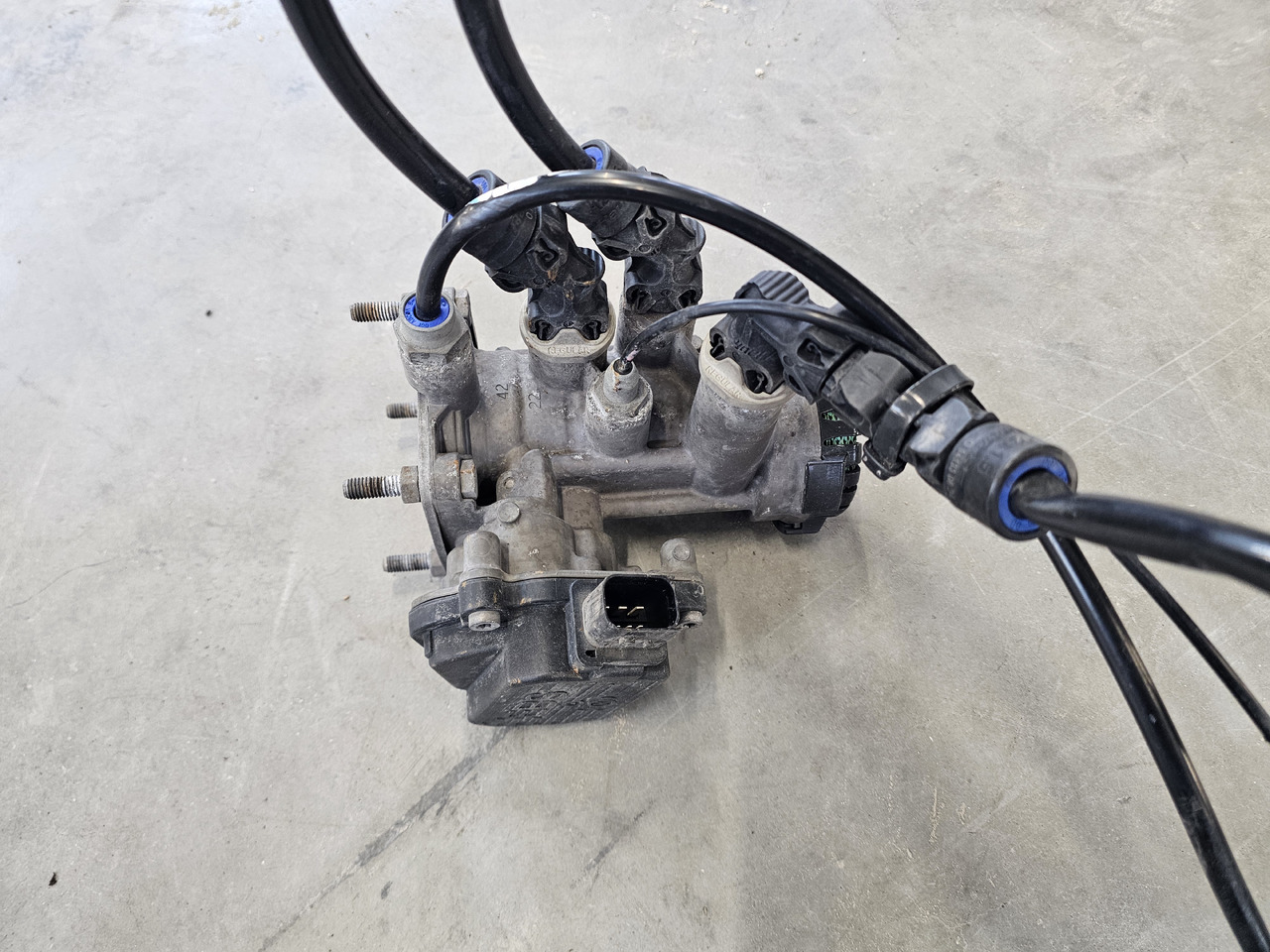 VOLVO FH4 FM4 / EBS BRAKE VALVE / 21114977 K028781 - Remventiel: afbeelding 4 VOLVO FH4 FM4 / EBS BRAKE VALVE / 21114977 K028781 - Remventiel: afbeelding 4