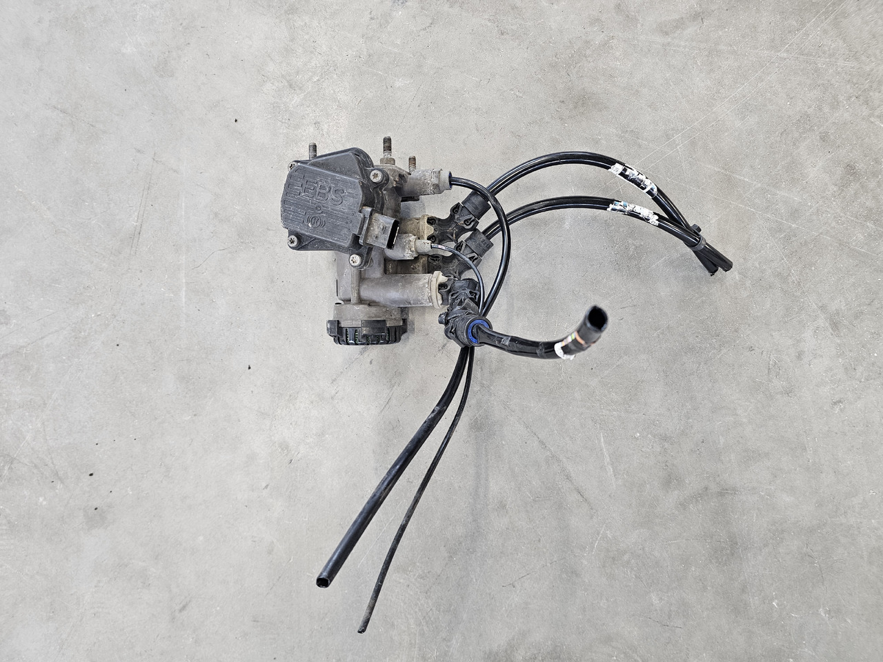 VOLVO FH4 FM4 / EBS BRAKE VALVE / 21114977 K028781 - Remventiel: afbeelding 2 VOLVO FH4 FM4 / EBS BRAKE VALVE / 21114977 K028781 - Remventiel: afbeelding 2