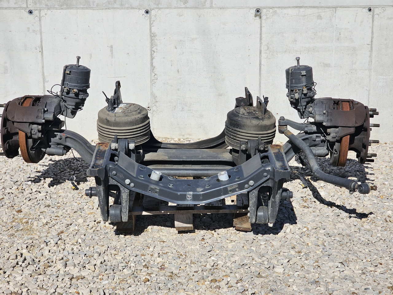 VOLVO FH5 FM5 / FRONT AIR SUNSPENSION - Vooras: afbeelding 1 VOLVO FH5 FM5 / FRONT AIR SUNSPENSION - Vooras: afbeelding 1