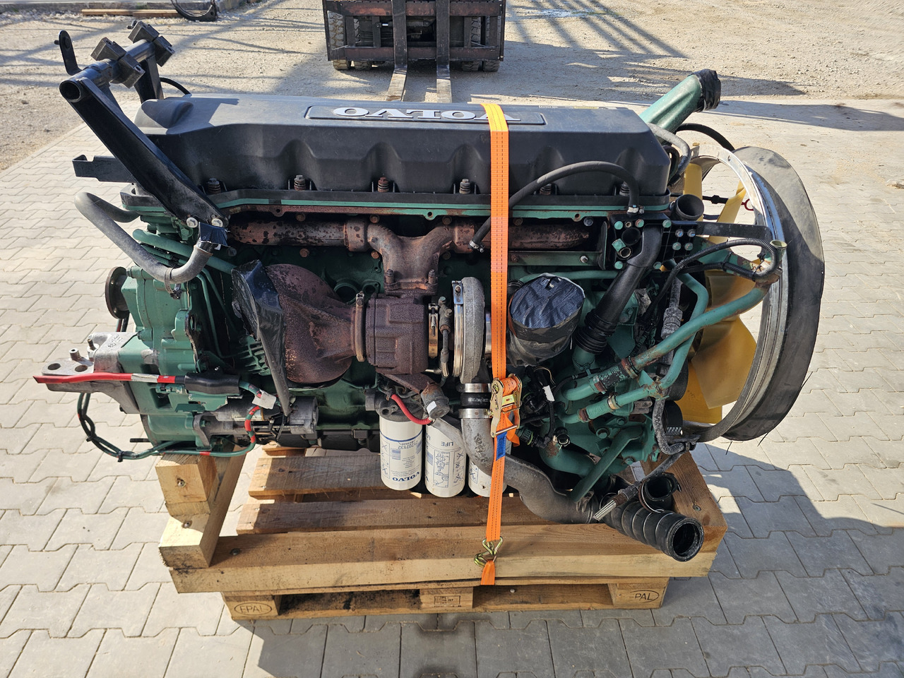 VOLVO FM / D11C 410 EEV / COMPLETE ENGINE - Motor: afbeelding 4 VOLVO FM / D11C 410 EEV / COMPLETE ENGINE - Motor: afbeelding 4
