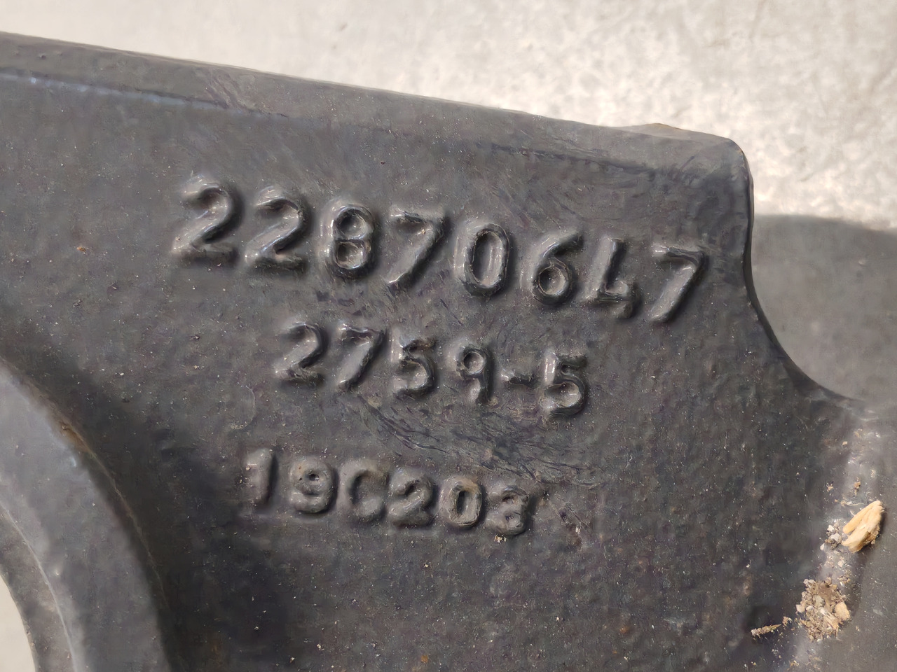 VOLVO FM5 EURO 6 / CABIN SUNSPENSION BRACKET / 22870647 / RIGHT - Frame/ Chassis: afbeelding 4 VOLVO FM5 EURO 6 / CABIN SUNSPENSION BRACKET / 22870647 / RIGHT - Frame/ Chassis: afbeelding 4