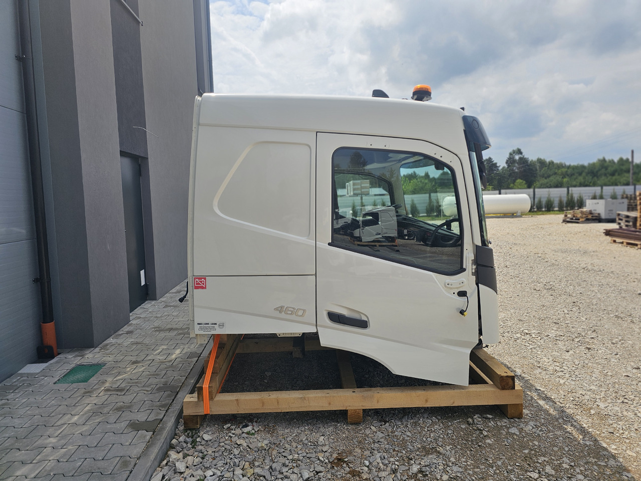 VOLVO FM5 LOW ROOF / L2 H1 / COMPLETE CAB / 2022 - Cabine: afbeelding 4 VOLVO FM5 LOW ROOF / L2 H1 / COMPLETE CAB / 2022 - Cabine: afbeelding 4