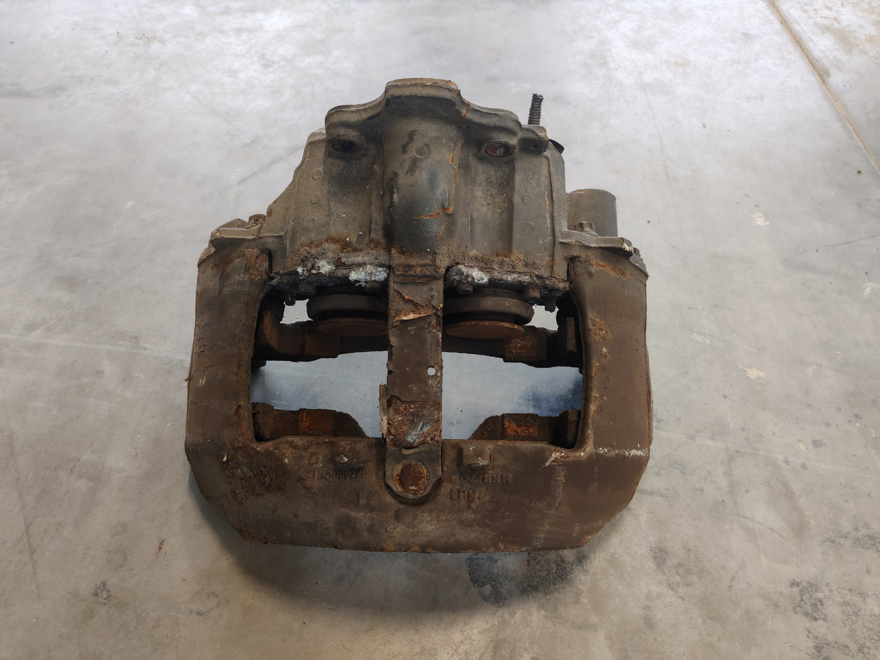 VOLVO RENAULT DXI / MERITOR ELSA 225 / BRAKE CALIPER / LEFT - Remklauw: afbeelding 2 VOLVO RENAULT DXI / MERITOR ELSA 225 / BRAKE CALIPER / LEFT - Remklauw: afbeelding 2