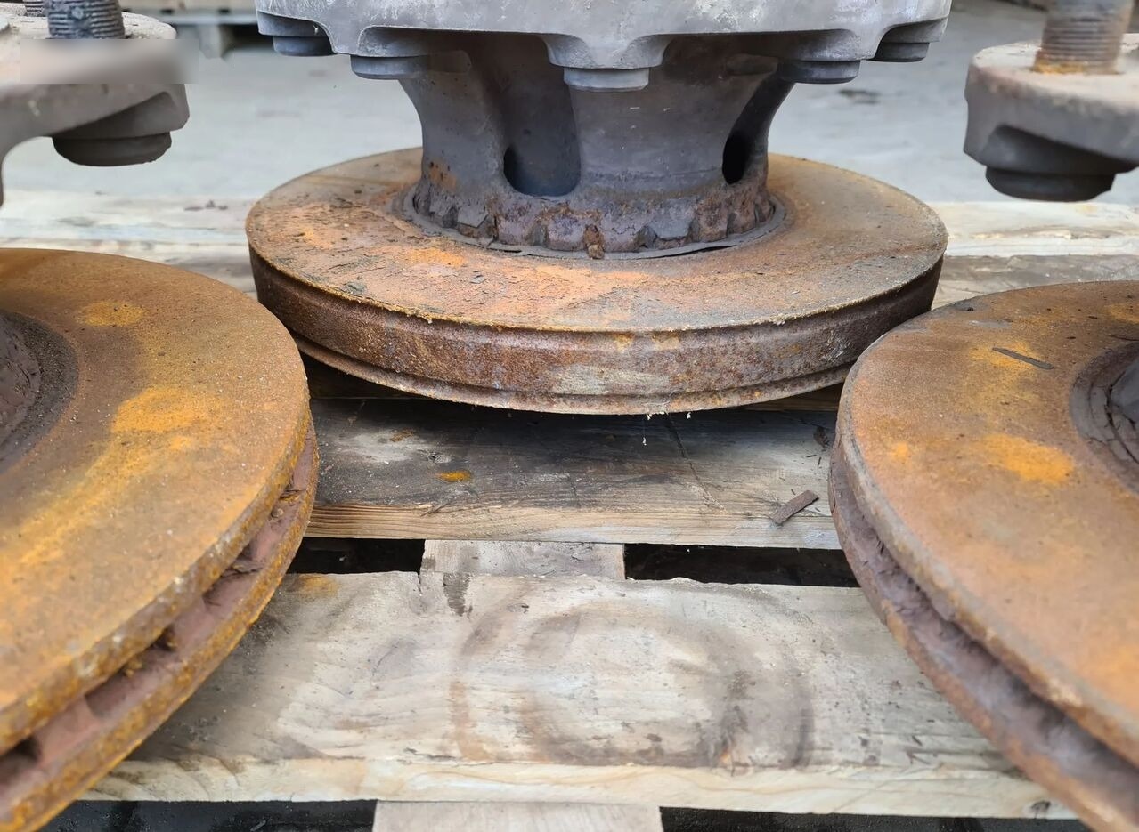 VOLVO RENAULT FRONT HUB 68mm 6.8cm / WORLDWIDE DELIVERY - Naaf voor Vrachtwagen: afbeelding 4 VOLVO RENAULT FRONT HUB 68mm 6.8cm / WORLDWIDE DELIVERY - Naaf voor Vrachtwagen: afbeelding 4