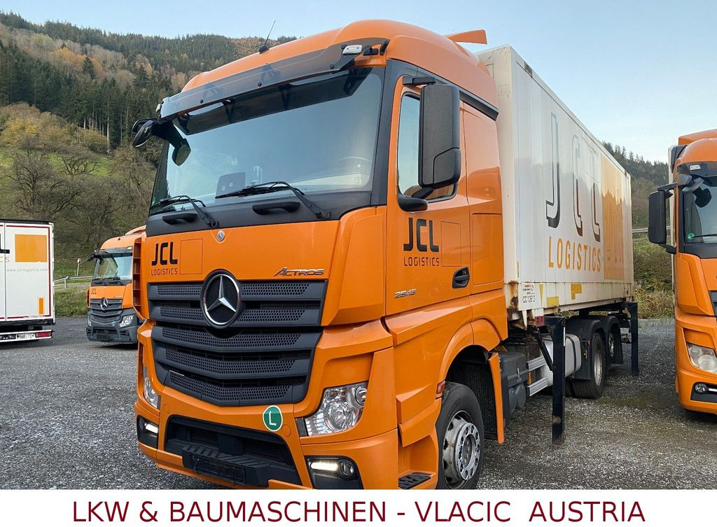 Mercedes-Benz 2545 - Containertransporter/ Wissellaadbak vrachtwagen: afbeelding 1 Mercedes-Benz 2545 - Containertransporter/ Wissellaadbak vrachtwagen: afbeelding 1