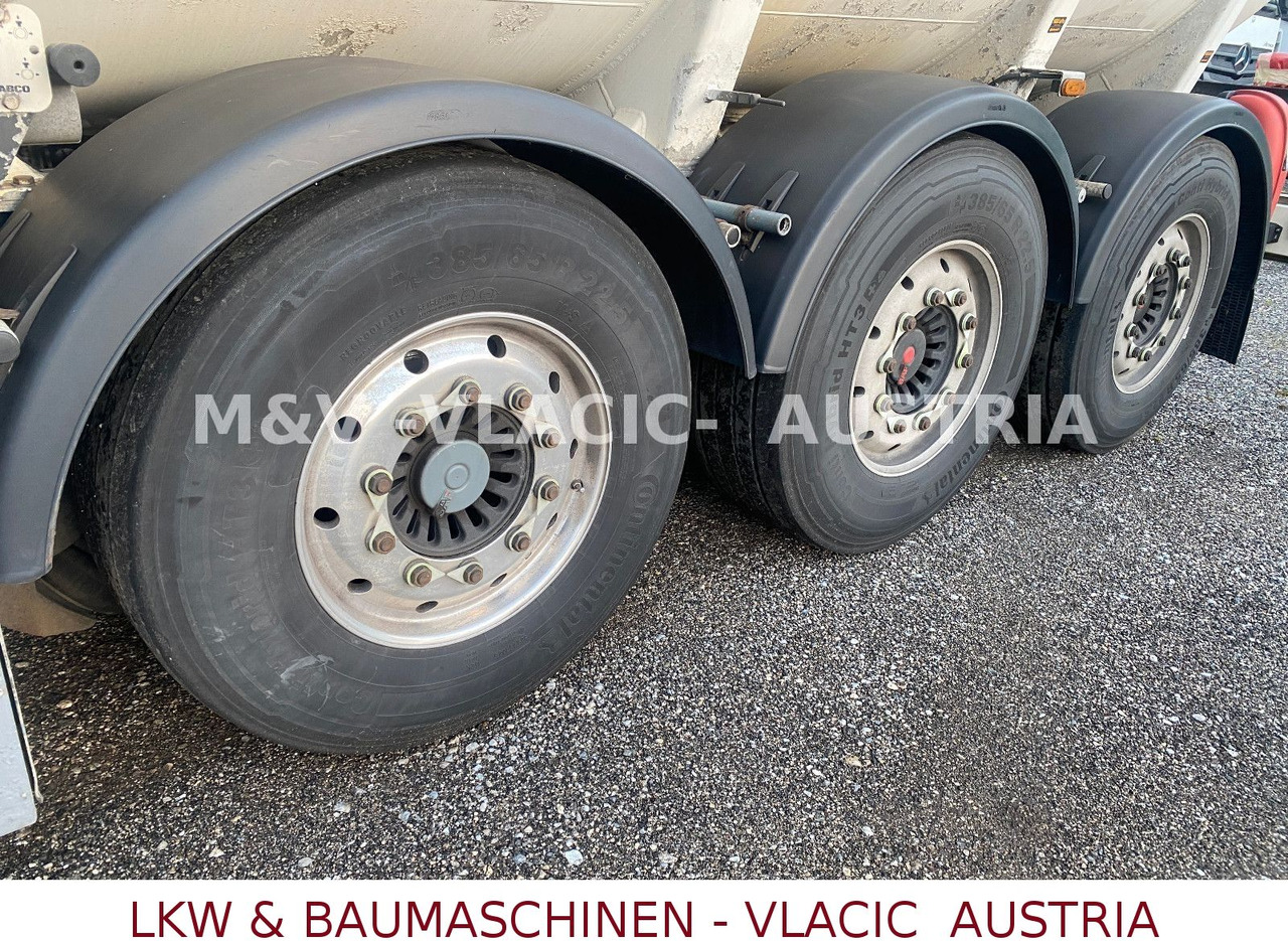 Schwarzmüller Benzin / Diesel 43000L 6Kammer Peillstab - Tankoplegger: afbeelding 3 Schwarzmüller Benzin / Diesel 43000L 6Kammer Peillstab - Tankoplegger: afbeelding 3