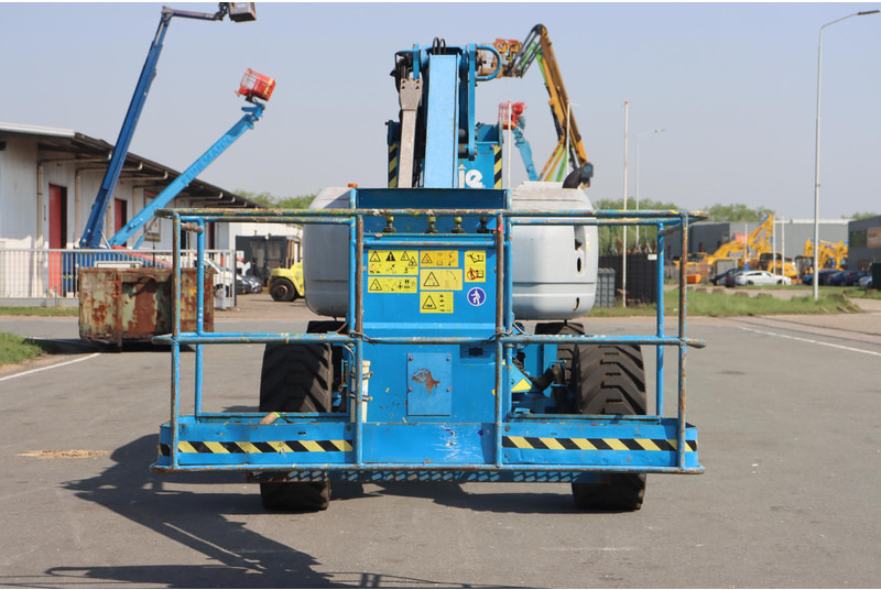 Genie Z135 - Knikarmhoogwerker: afbeelding 2 Genie Z135 - Knikarmhoogwerker: afbeelding 2