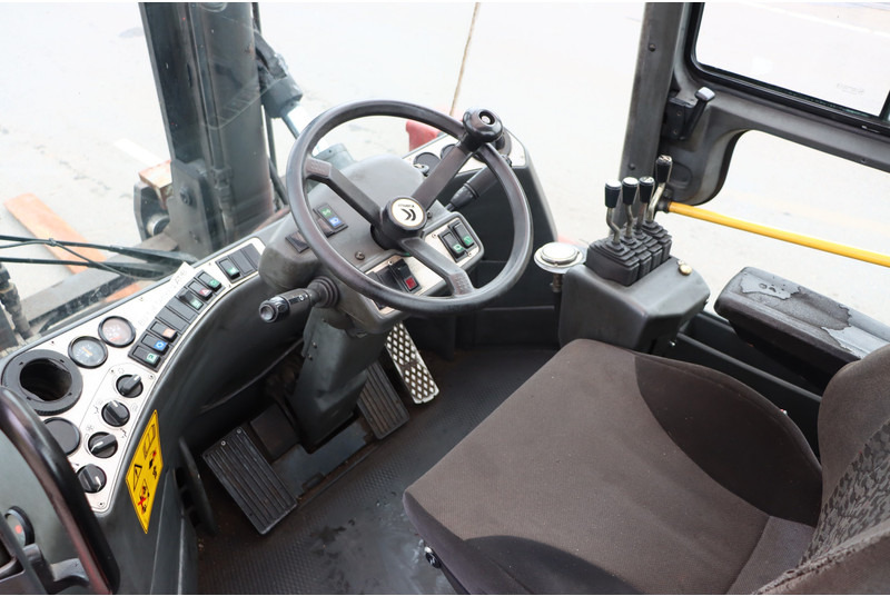 Kalmar DCE120-6 - Diesel heftruck: afbeelding 2 Kalmar DCE120-6 - Diesel heftruck: afbeelding 2