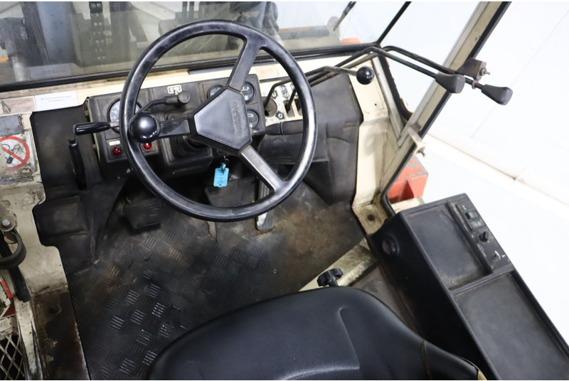 Nissan VF05H70U - Diesel heftruck: afbeelding 2 Nissan VF05H70U - Diesel heftruck: afbeelding 2