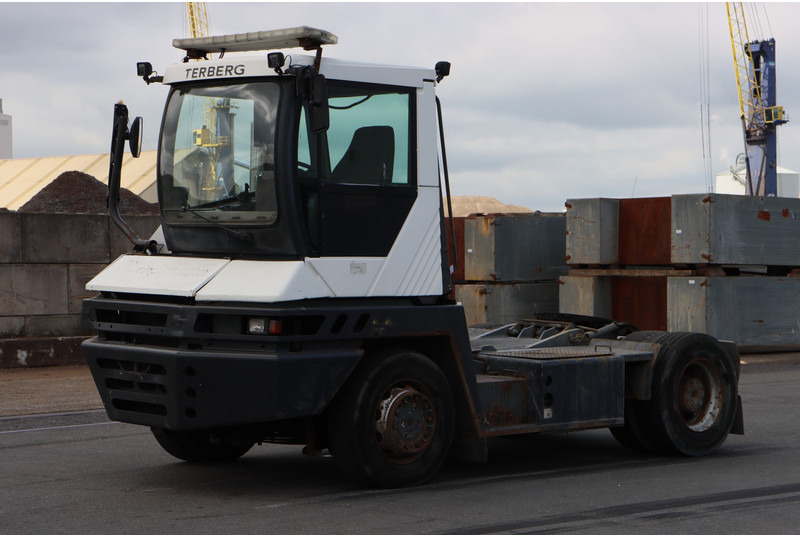 Terberg RT222 - Terminal trekker: afbeelding 5 Terberg RT222 - Terminal trekker: afbeelding 5