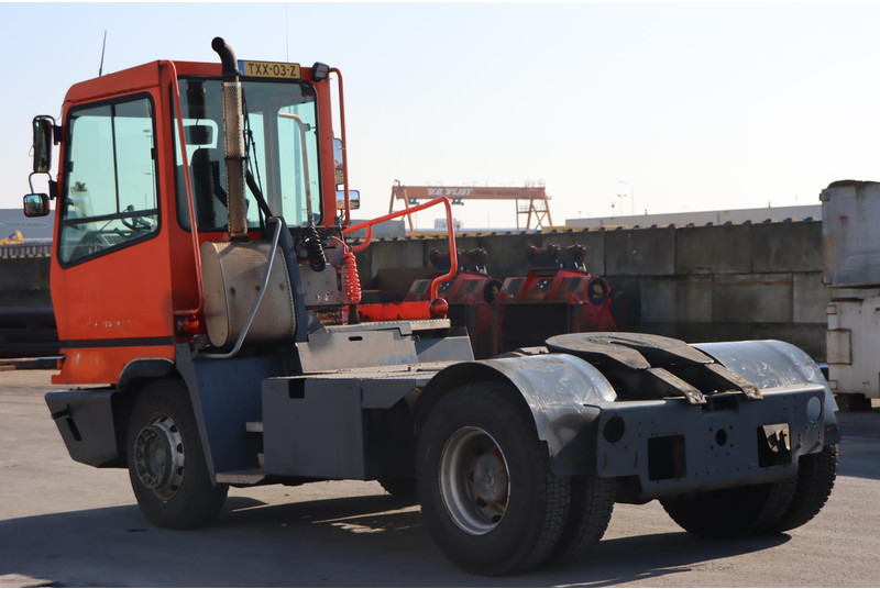 Terberg YT182 - Terminal trekker: afbeelding 5 Terberg YT182 - Terminal trekker: afbeelding 5