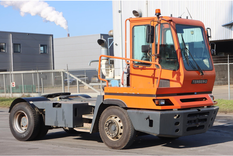 Terberg YT182 - Terminal trekker: afbeelding 1 Terberg YT182 - Terminal trekker: afbeelding 1