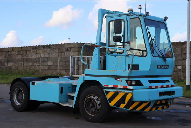 Terberg YT222 - Terminal trekker: afbeelding 1 Terberg YT222 - Terminal trekker: afbeelding 1