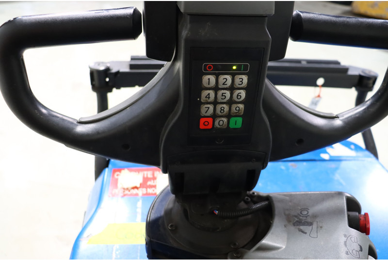 Toyota OSE120 - Orderverzameltruck: afbeelding 2 Toyota OSE120 - Orderverzameltruck: afbeelding 2