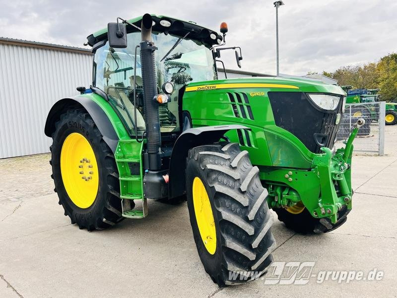 John Deere 6210R - Tractor: afbeelding 2 John Deere 6210R - Tractor: afbeelding 2