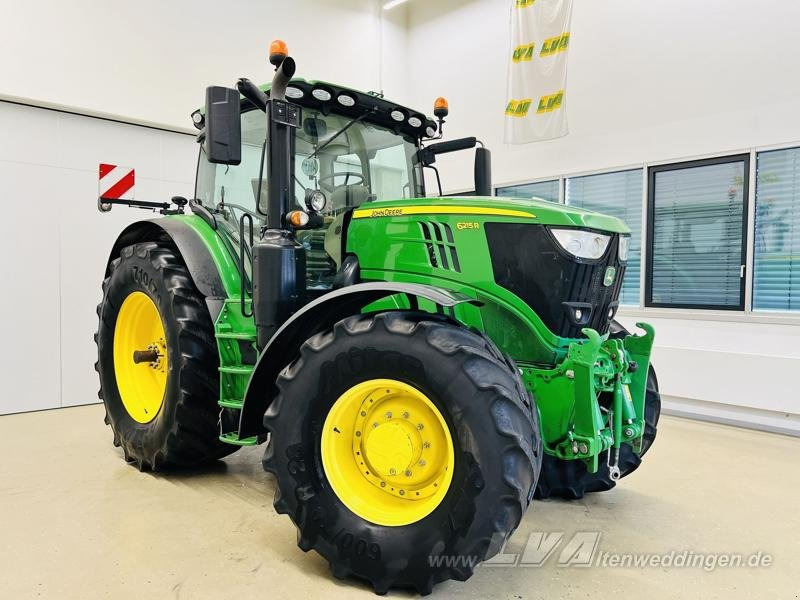 John Deere 6215R - Tractor: afbeelding 2 John Deere 6215R - Tractor: afbeelding 2