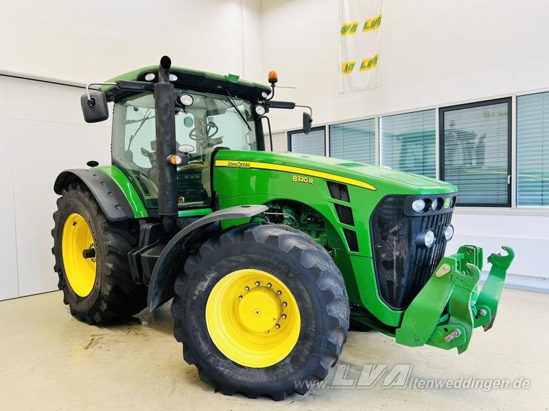 John Deere 8320R - Tractor: afbeelding 2 John Deere 8320R - Tractor: afbeelding 2