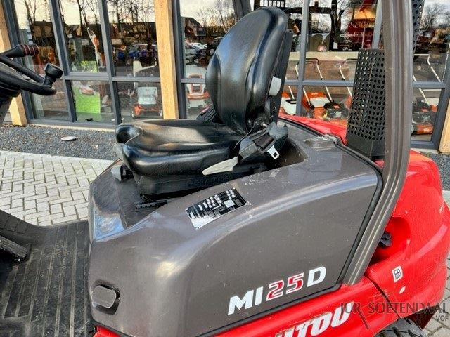 MANITOU MI25D - Diesel heftruck: afbeelding 3 MANITOU MI25D - Diesel heftruck: afbeelding 3