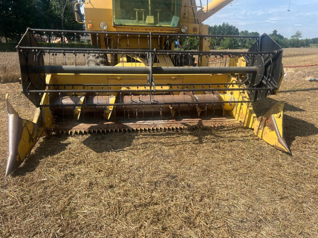 NEW HOLLAND 8040 harvester - Maaidorser: afbeelding 4 NEW HOLLAND 8040 harvester - Maaidorser: afbeelding 4