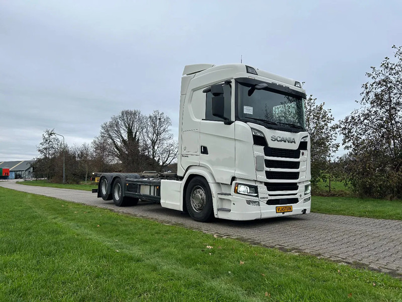 Scania 590S V8 NGS | 6x2 NB | FULL AIR | 10 WHEEL BOUGY - Containertransporter/ Wissellaadbak vrachtwagen: afbeelding 4 Scania 590S V8 NGS | 6x2 NB | FULL AIR | 10 WHEEL BOUGY - Containertransporter/ Wissellaadbak vrachtwagen: afbeelding 4