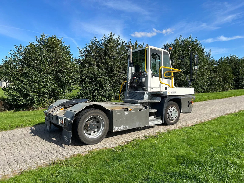 Terberg YT 223 | LOW HOURS | AIRCO | MEGA LOW LOADER | - Terminal trekker: afbeelding 5 Terberg YT 223 | LOW HOURS | AIRCO | MEGA LOW LOADER | - Terminal trekker: afbeelding 5