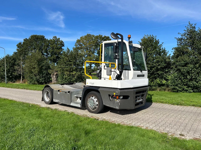 Terberg YT 223 | LOW HOURS | AIRCO | MEGA LOW LOADER | - Terminal trekker: afbeelding 2 Terberg YT 223 | LOW HOURS | AIRCO | MEGA LOW LOADER | - Terminal trekker: afbeelding 2