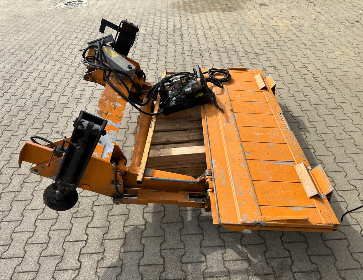 Unimog Heckladebordwand Unbekannt 427 - Laadklep: afbeelding 4 Unimog Heckladebordwand Unbekannt 427 - Laadklep: afbeelding 4