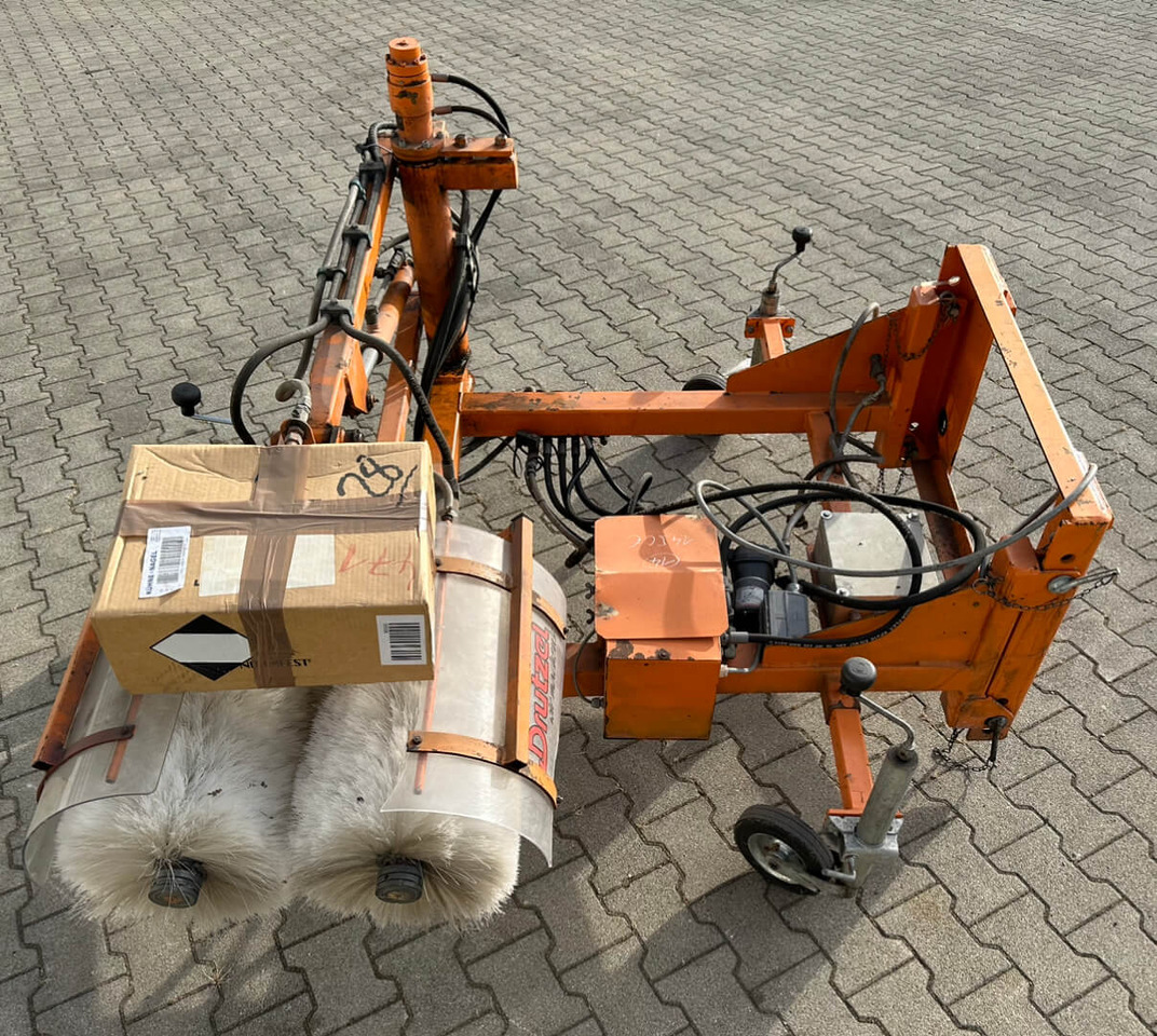 Unimog Leitpfostenwaschgerät  Drutzel LWG-U-300 - Veeg: afbeelding 2 Unimog Leitpfostenwaschgerät  Drutzel LWG-U-300 - Veeg: afbeelding 2