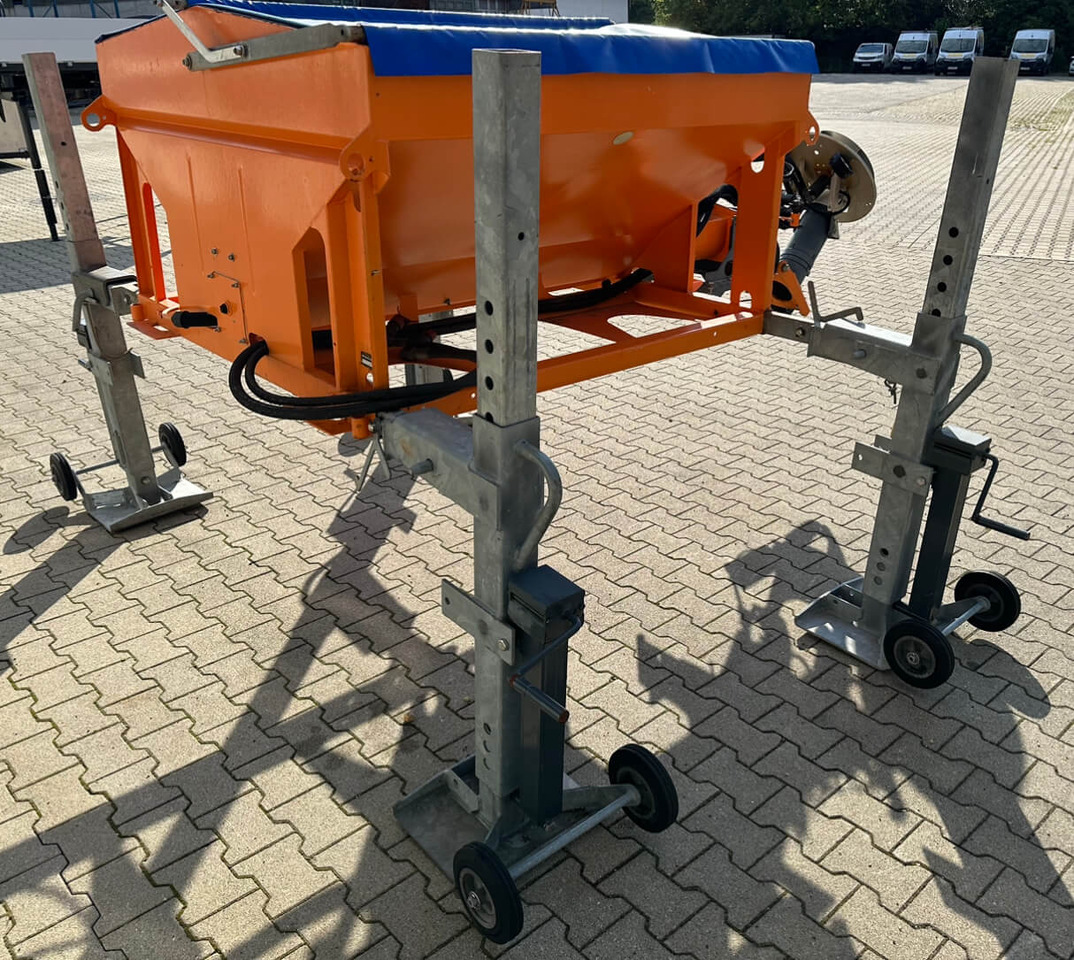 Unimog Salzstreuer KüpperWeisser IMSSN J15012 H - Zout/ Zandstrooier: afbeelding 5 Unimog Salzstreuer KüpperWeisser IMSSN J15012 H - Zout/ Zandstrooier: afbeelding 5