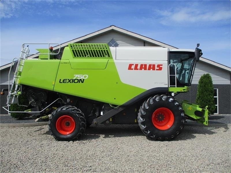 Claas LEXION 750 Gårdmaskine med kun 1480timer og V900 s - Maaidorser: afbeelding 2 Claas LEXION 750 Gårdmaskine med kun 1480timer og V900 s - Maaidorser: afbeelding 2