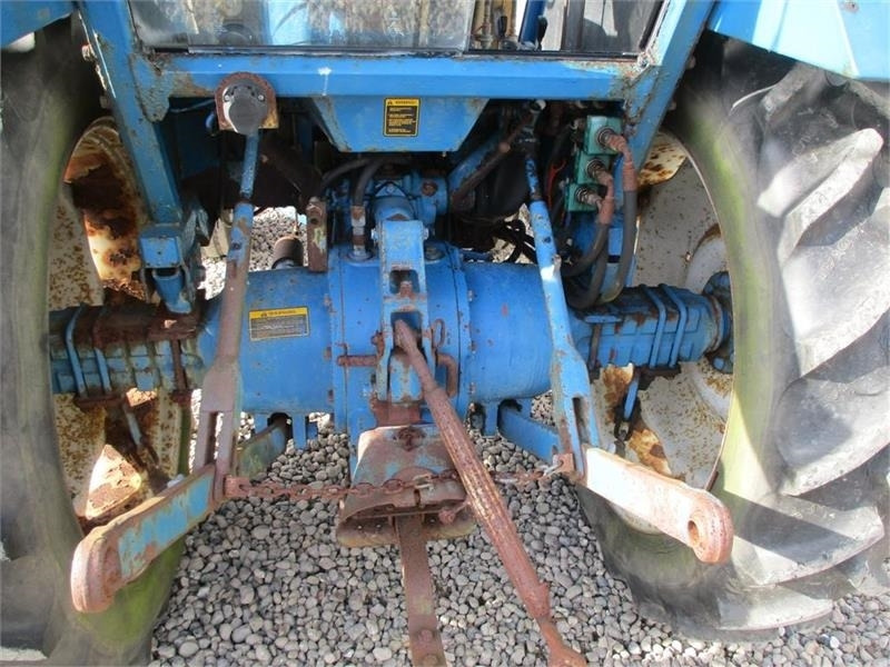 Ford 4610 Med frontlæsser - Tractor: afbeelding 4 Ford 4610 Med frontlæsser - Tractor: afbeelding 4