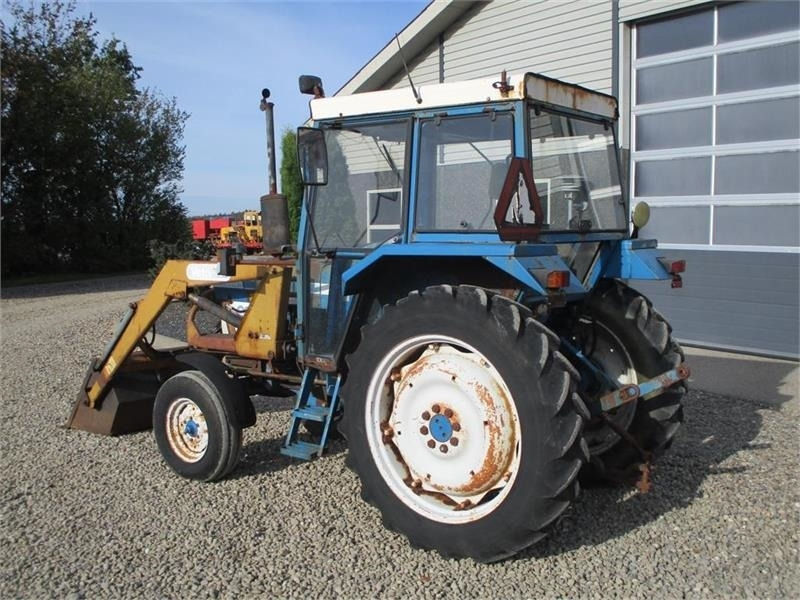 Ford 4610 Med frontlæsser - Tractor: afbeelding 3 Ford 4610 Med frontlæsser - Tractor: afbeelding 3