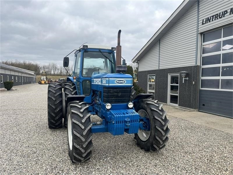 Ford 8210 En rigtig velholdt klassiker med tvillinghjul - Tractor: afbeelding 5 Ford 8210 En rigtig velholdt klassiker med tvillinghjul - Tractor: afbeelding 5