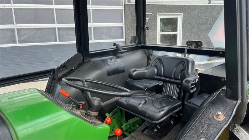 John Deere 2040 Med nye dæk hele vejen rundt - Tractor: afbeelding 5 John Deere 2040 Med nye dæk hele vejen rundt - Tractor: afbeelding 5